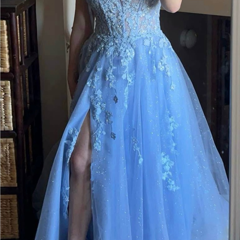 Ellie Wilde Blue Sweetheart Neckline Prom Gown